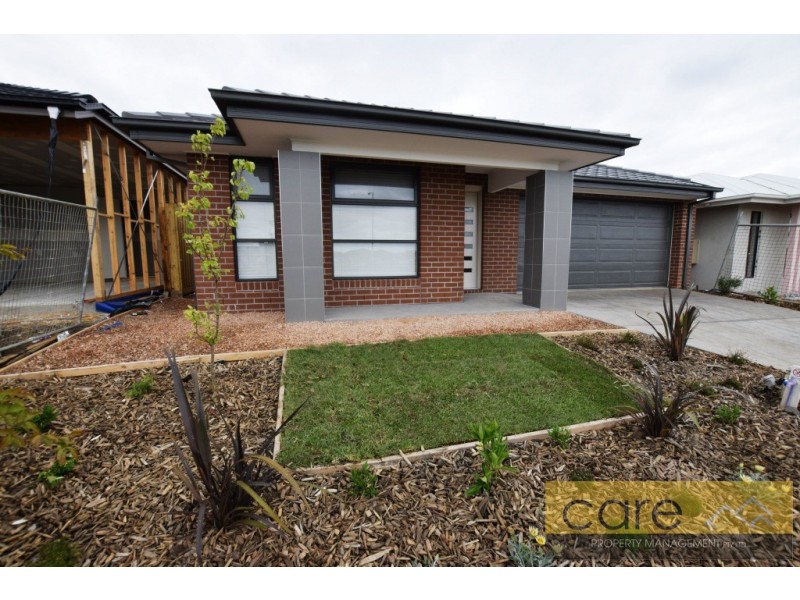 71 Rossiter Retreat, Cranbourne North VIC 3977