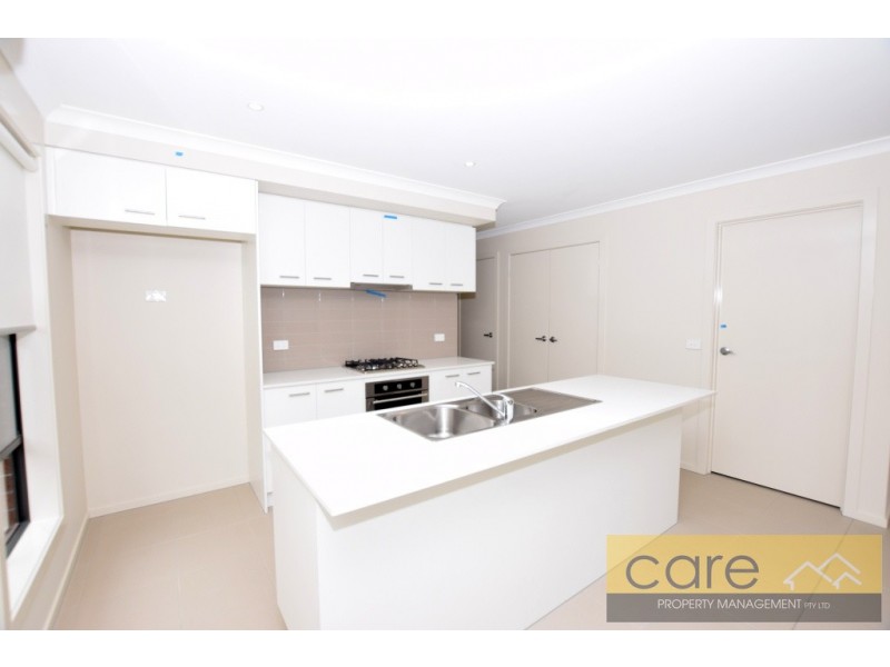 71 Rossiter Retreat, Cranbourne North VIC 3977