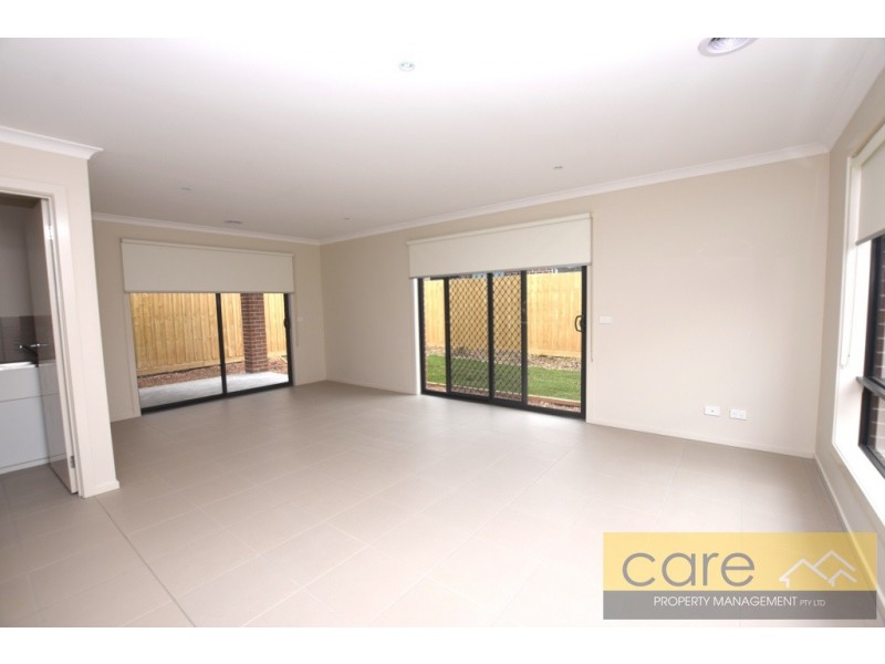 71 Rossiter Retreat, Cranbourne North VIC 3977