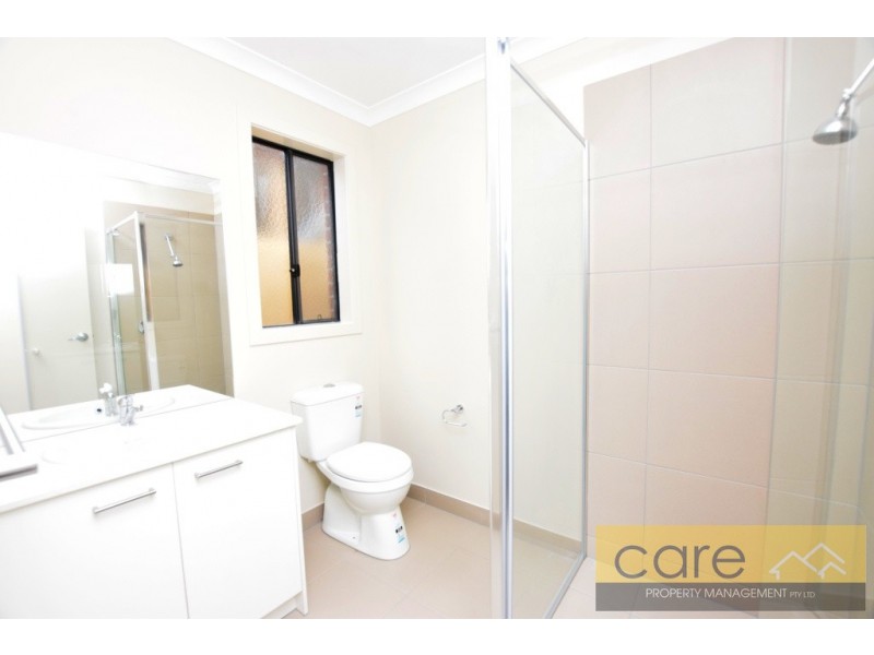 71 Rossiter Retreat, Cranbourne North VIC 3977