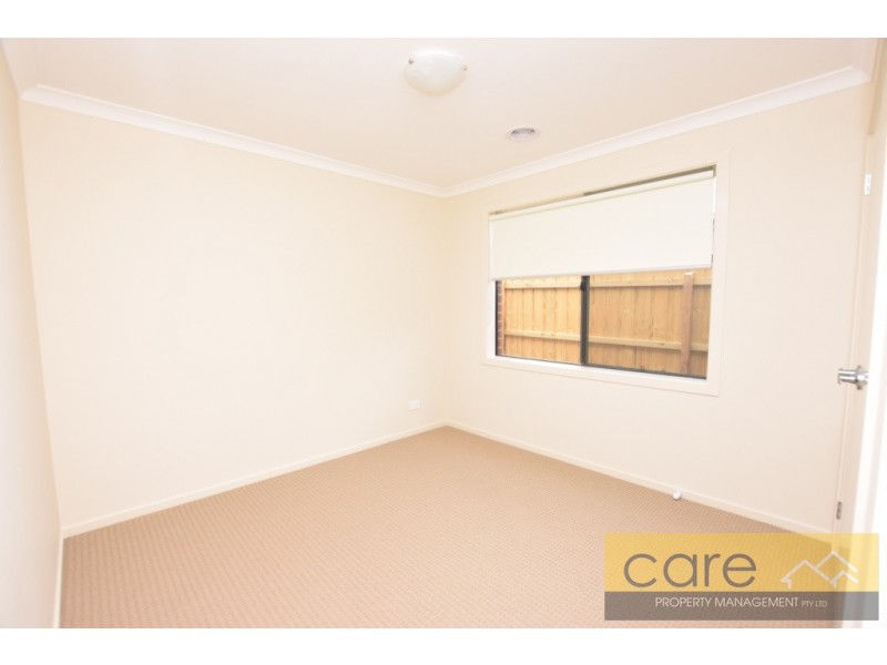 71 Rossiter Retreat, Cranbourne North VIC 3977