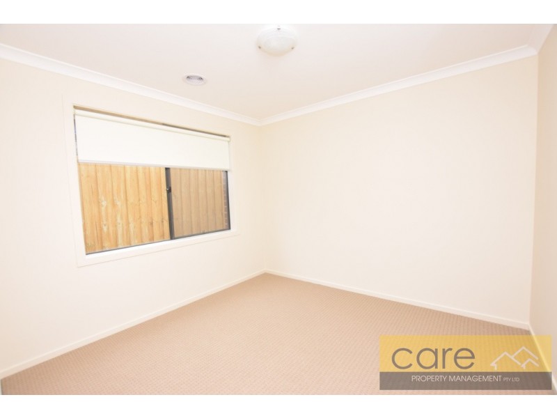 71 Rossiter Retreat, Cranbourne North VIC 3977