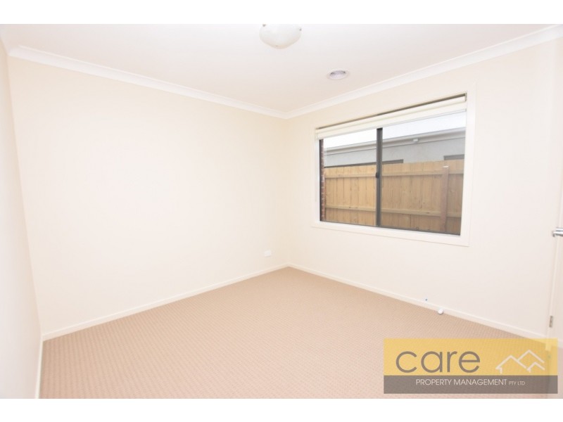71 Rossiter Retreat, Cranbourne North VIC 3977