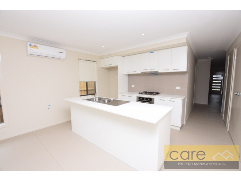 71 Rossiter Retreat, Cranbourne North VIC 3977