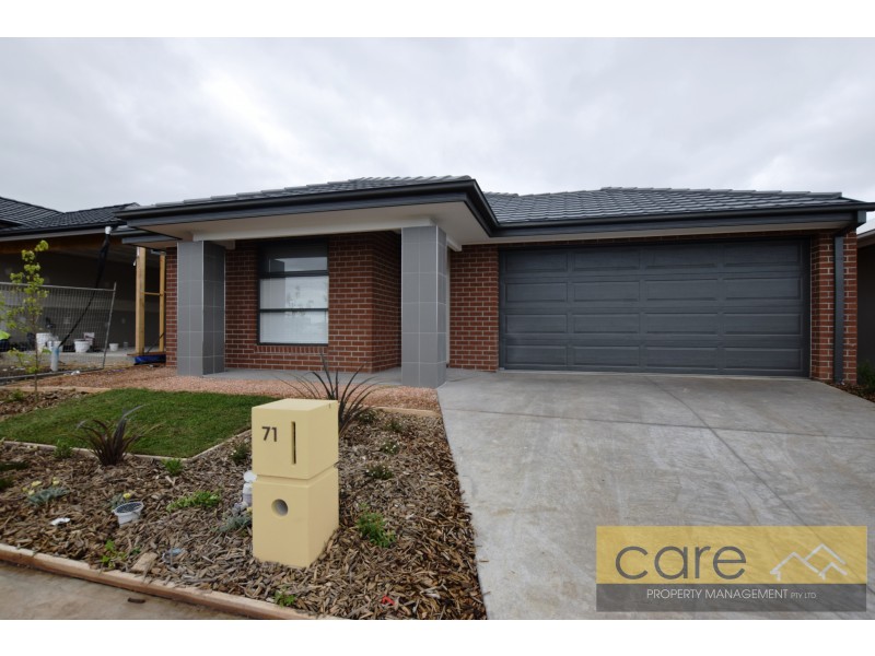 71 Rossiter Retreat, Cranbourne North VIC 3977