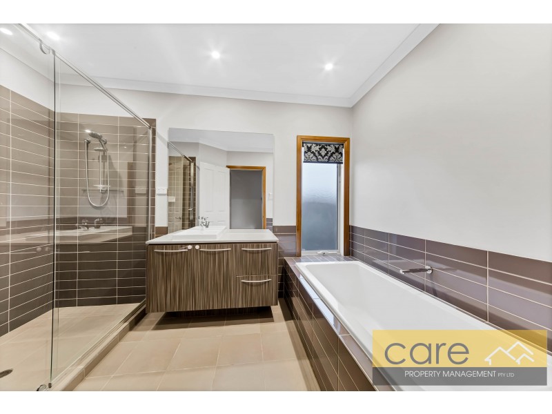 24 Bingham Rise, Lynbrook VIC 3975