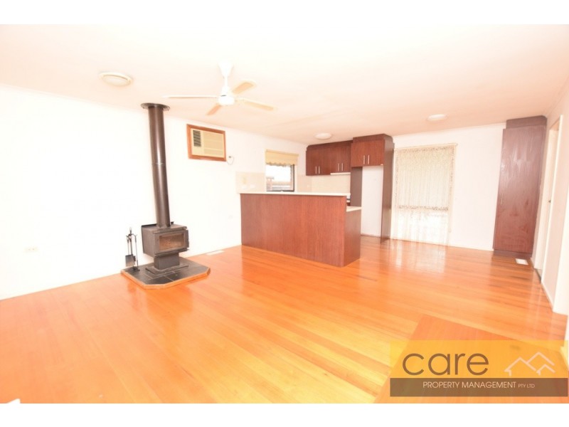 95 Willow Drive, Hampton Park VIC 3976