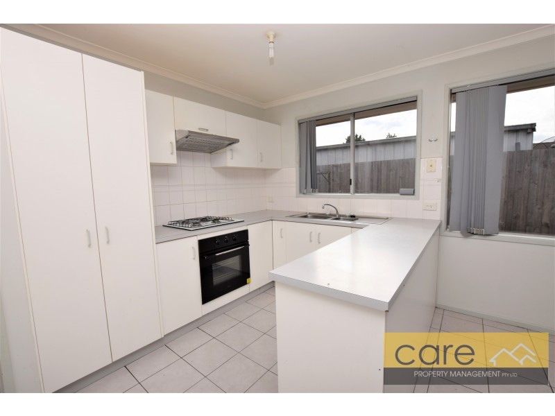 2/43 Ivan Crescent, Hampton Park VIC 3976