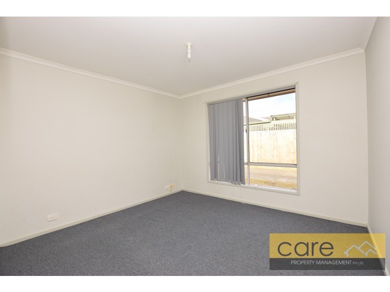 2/43 Ivan Crescent, Hampton Park VIC 3976