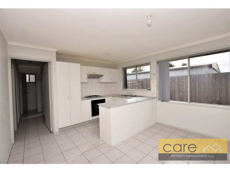 2/43 Ivan Crescent, Hampton Park VIC 3976