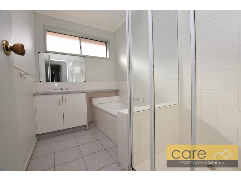 2/43 Ivan Crescent, Hampton Park VIC 3976