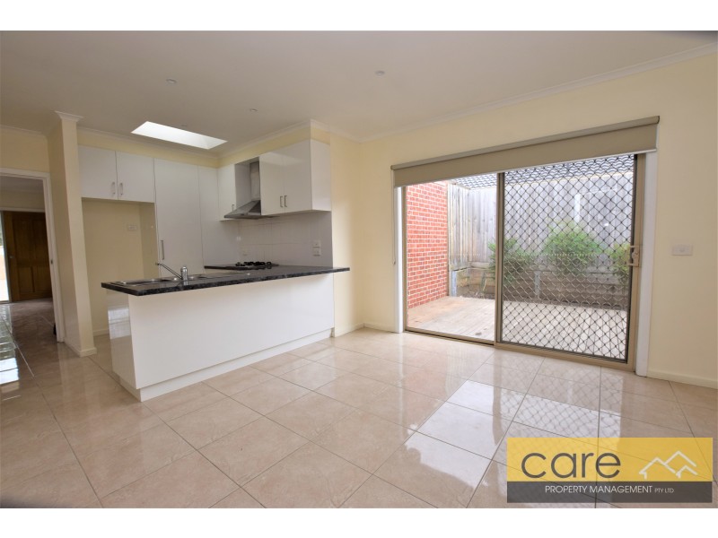2 Strong Drive, Hampton Park VIC 3976