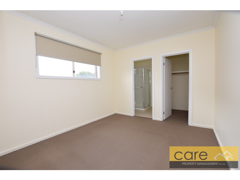 2 Strong Drive, Hampton Park VIC 3976