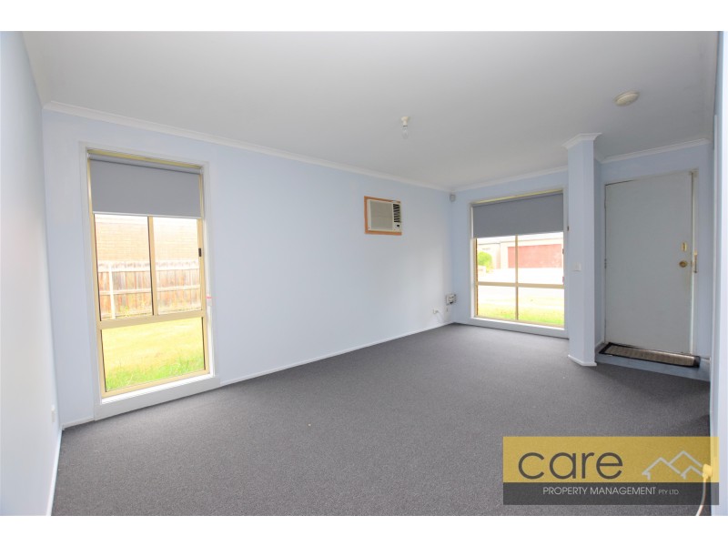 6 MIDDLEHAM CLOSE, Cranbourne West VIC 3977