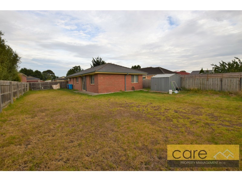 6 MIDDLEHAM CLOSE, Cranbourne West VIC 3977