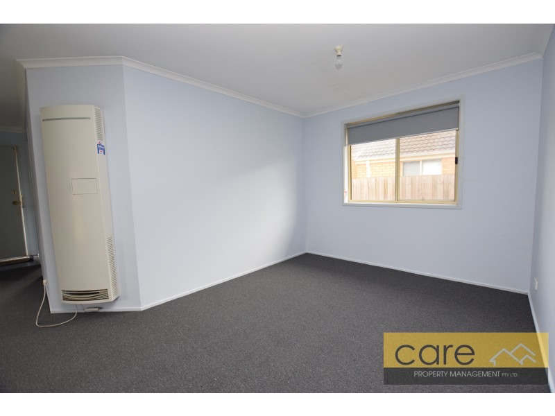 6 MIDDLEHAM CLOSE, Cranbourne West VIC 3977