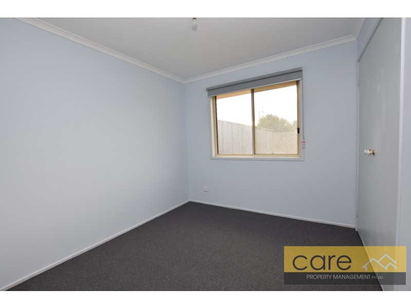 6 MIDDLEHAM CLOSE, Cranbourne West VIC 3977