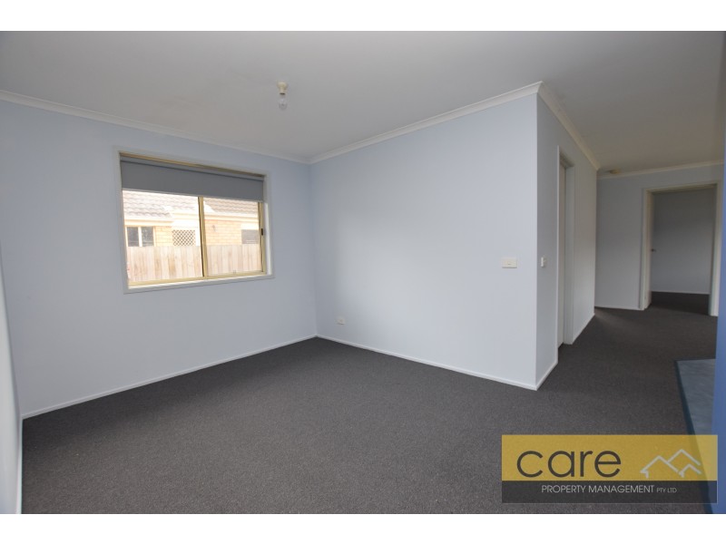 6 MIDDLEHAM CLOSE, Cranbourne West VIC 3977