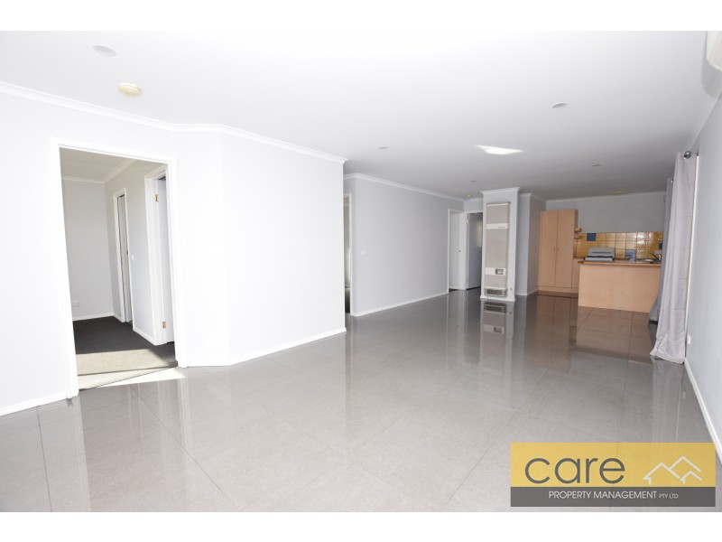 93 LAURA DRIVE, Hampton Park VIC 3976