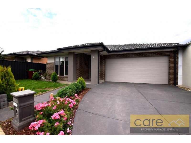 18 Arbourlea Boulevard, Cranbourne North VIC 3977