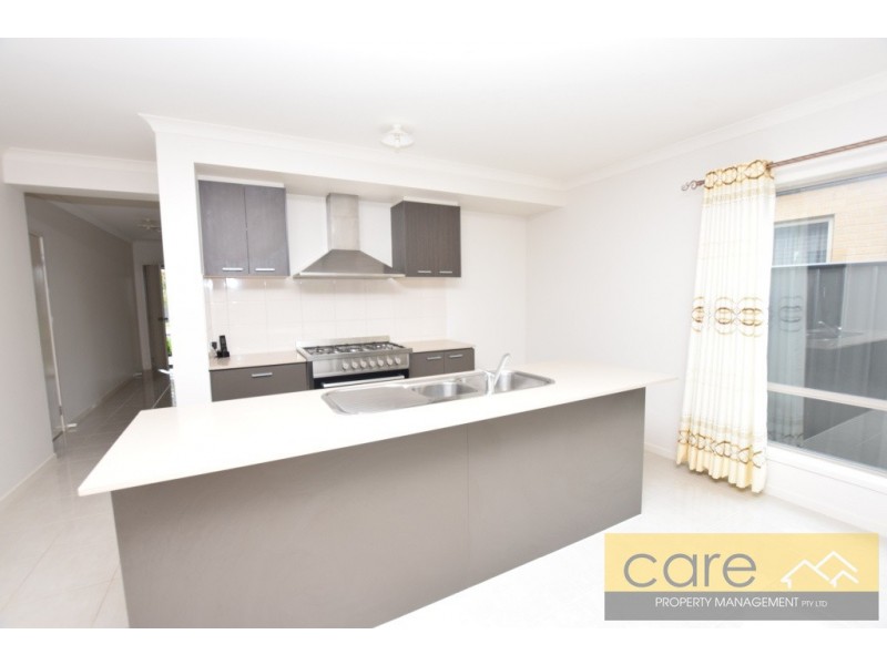 18 Arbourlea Boulevard, Cranbourne North VIC 3977