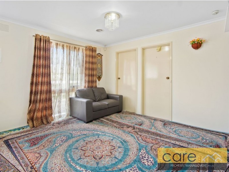 15 OAKTREE DRIVE, Hampton Park VIC 3976