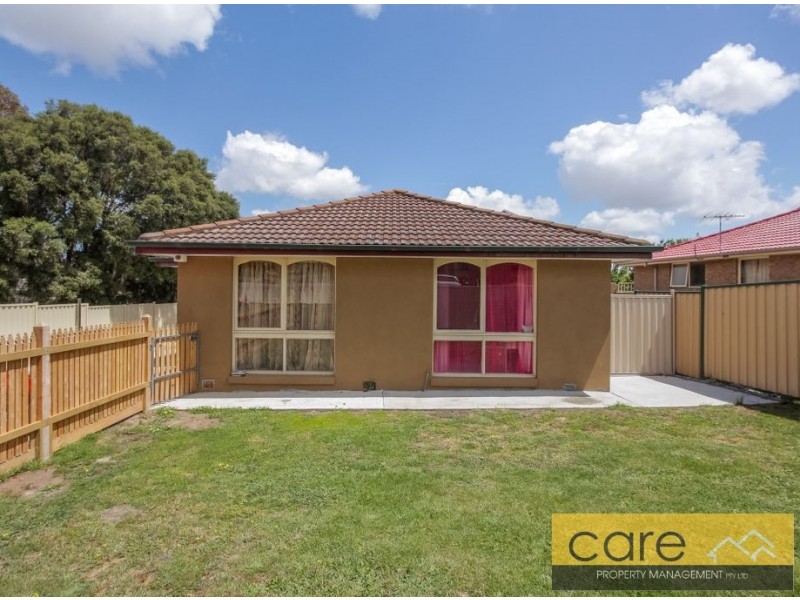 15 OAKTREE DRIVE, Hampton Park VIC 3976