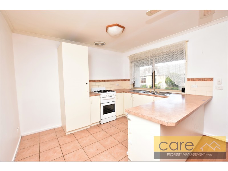 4 Yaraan Court, Hampton Park VIC 3976