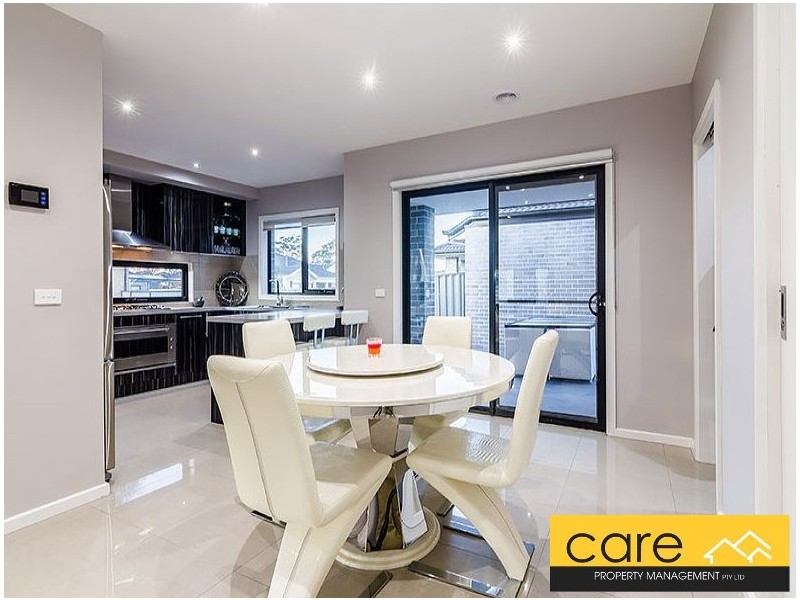 28 ELLIOTT PARADE, Lynbrook VIC 3975