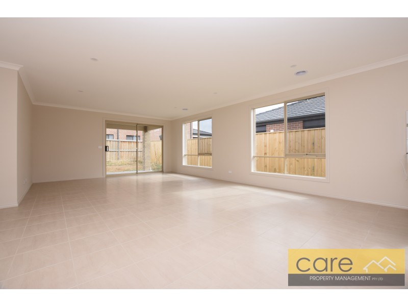 84 COCHIN DRIVE, Clyde North VIC 3978
