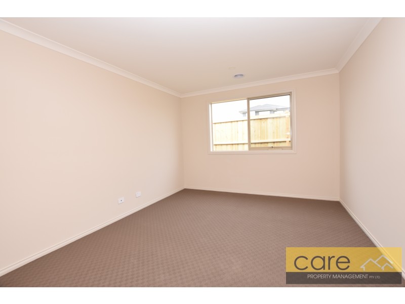 84 COCHIN DRIVE, Clyde North VIC 3978