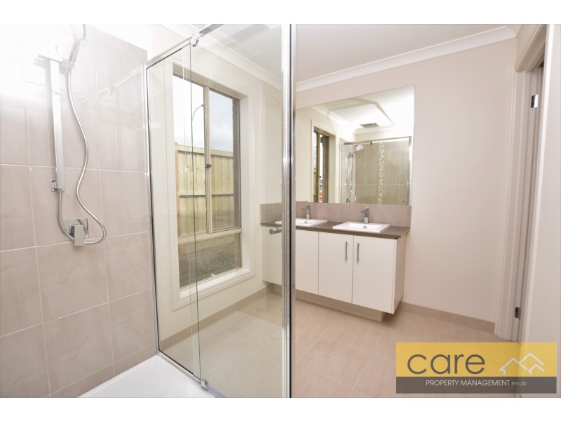 84 COCHIN DRIVE, Clyde North VIC 3978