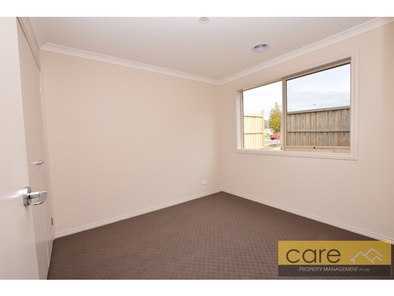 84 COCHIN DRIVE, Clyde North VIC 3978