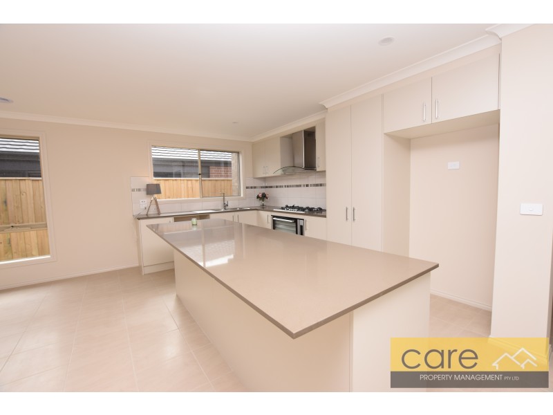 84 COCHIN DRIVE, Clyde North VIC 3978