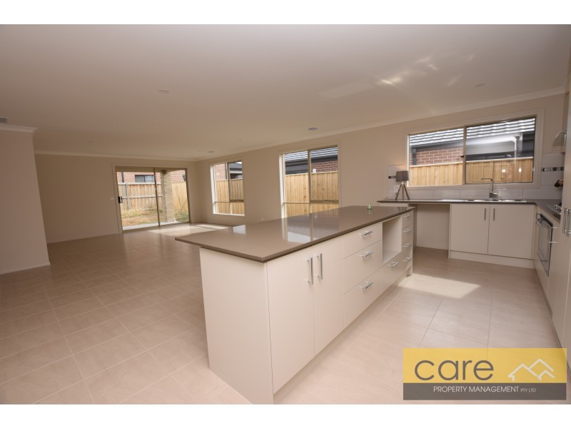 84 COCHIN DRIVE, Clyde North VIC 3978