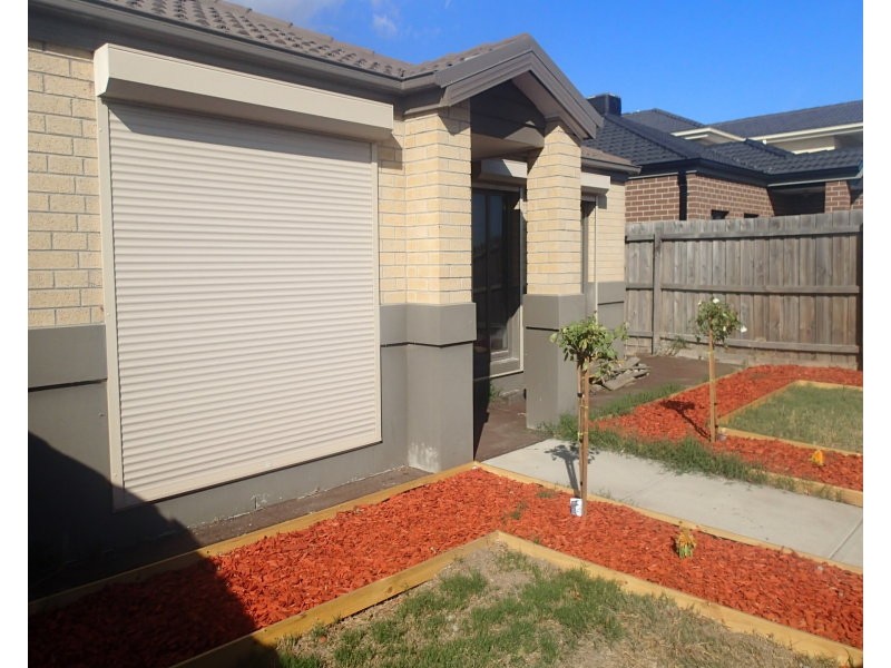 8 Tiarne Crescent, Hampton Park VIC 3976