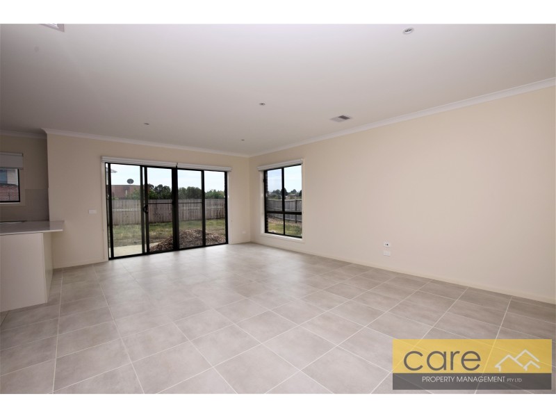 40 HIGHMOUNT DRIVE, Hampton Park VIC 3976