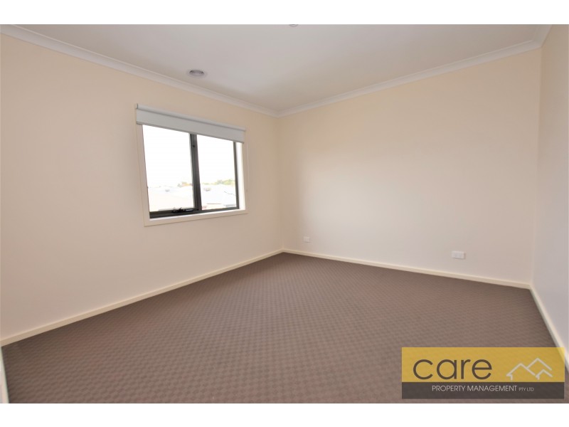 40 HIGHMOUNT DRIVE, Hampton Park VIC 3976