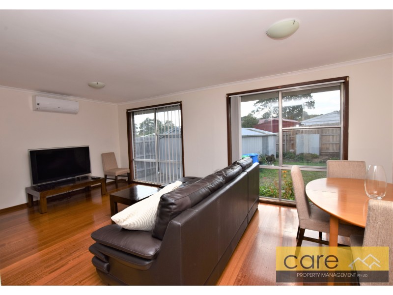 19 VILLAGE DRIVE, Hampton Park VIC 3976