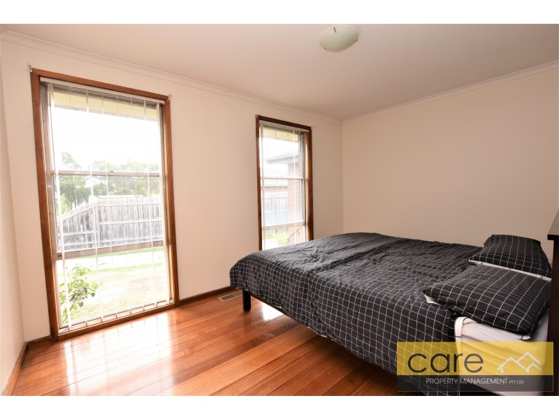 19 VILLAGE DRIVE, Hampton Park VIC 3976