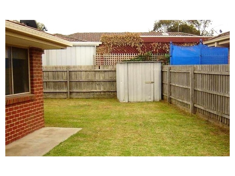 6 Amber Drive, Hampton Park VIC 3976