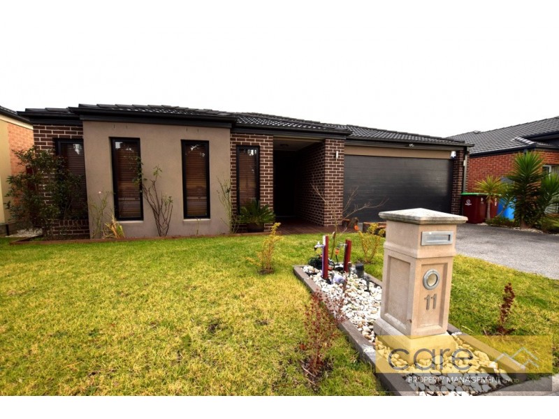 11 McMahon Avenue, Cranbourne North VIC 3977