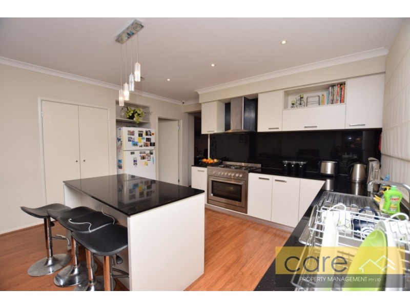 11 McMahon Avenue, Cranbourne North VIC 3977