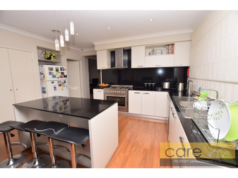 11 McMahon Avenue, Cranbourne North VIC 3977