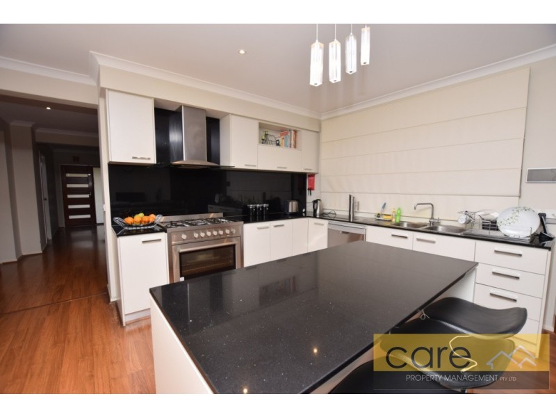 11 McMahon Avenue, Cranbourne North VIC 3977