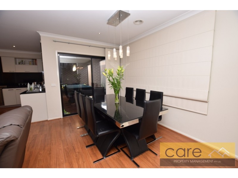 11 McMahon Avenue, Cranbourne North VIC 3977