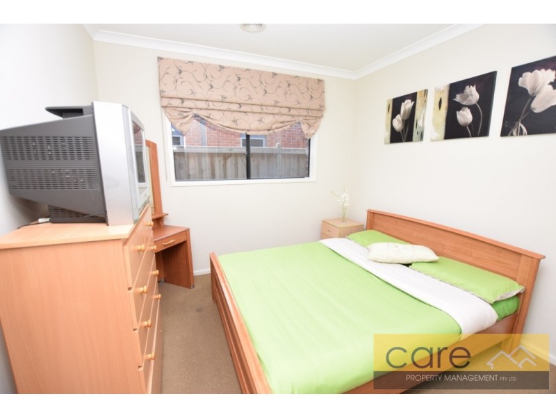 11 McMahon Avenue, Cranbourne North VIC 3977