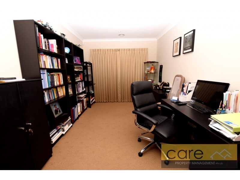 11 McMahon Avenue, Cranbourne North VIC 3977