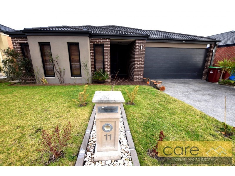 11 McMahon Avenue, Cranbourne North VIC 3977