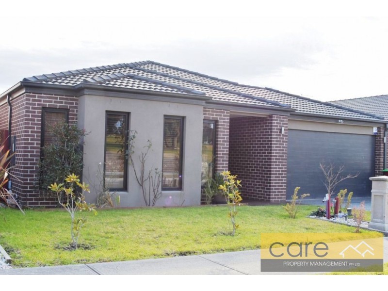 11 McMahon Avenue, Cranbourne North VIC 3977